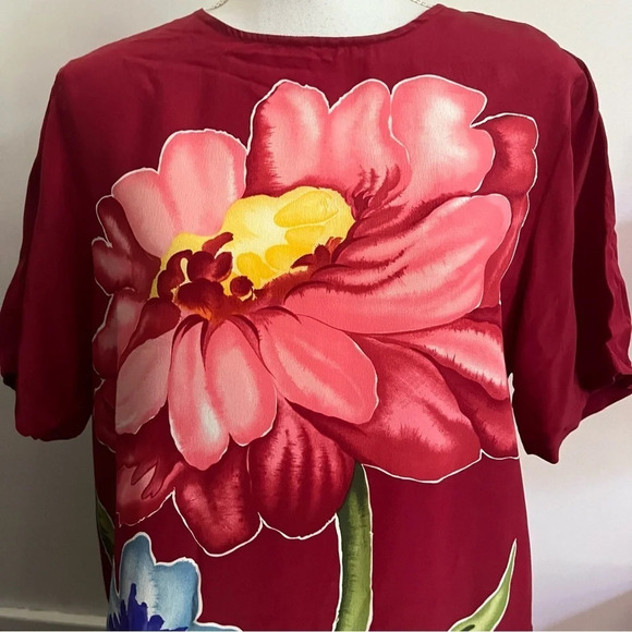 Diane Von Furstenberg • 100% Silk Red Floral Blouse - Picture 3 of 4